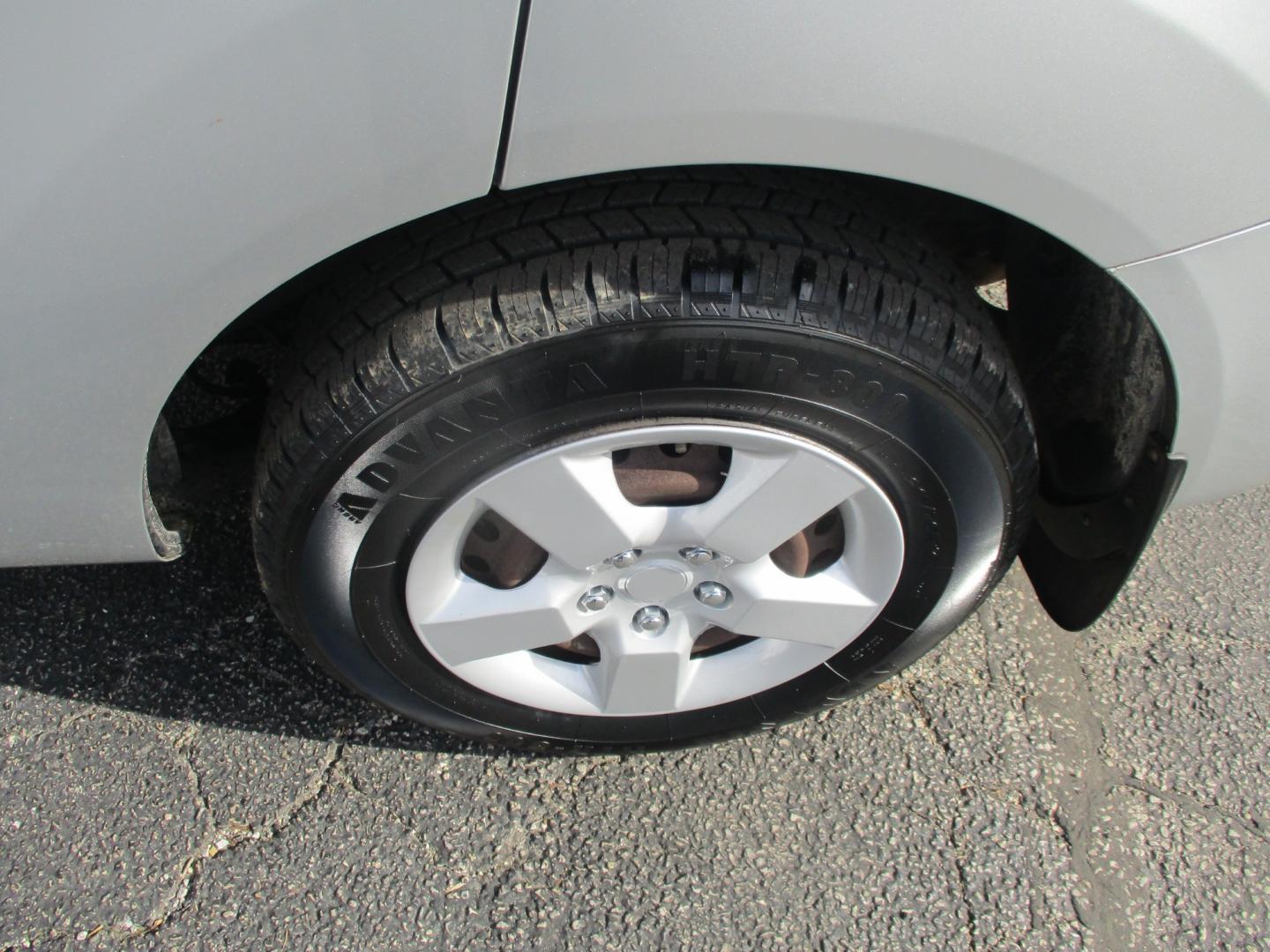 2009 SILVER Nissan Rogue (JN8AS58V49W) with an 2.5L L4 DOHC 16V engine, AUTOMATIC transmission, located at 540a Delsea Drive, Sewell, NJ, 08080, (856) 589-6888, 39.752560, -75.111206 - Photo#26